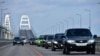 Перед Керченським мостом у заторах зібралося більше тисячи машин – російська влада