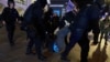 "Звездочки в глазах, падаю". Задержанному на акции в поддержку
Навального рассекли голову