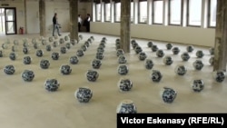O lucrare Ai Wewei expusă la Muzeul de Artă Contemporană Frankfurt