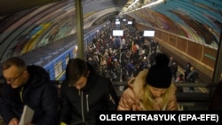 Բնակիչներն ապաստանում են Կիևի մետրոյում, արխիվ