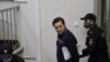 Петербург: ударившего полицейских участника протестов приговорили к 4,5 годам колонии
