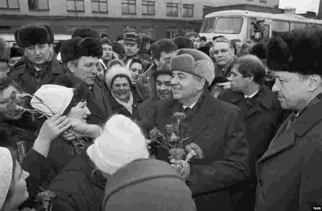 Міхаіл Гарбачоў падчас візыту ў Менск. 26 лютага 1991 
