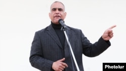 Armenia - Zharangutyun party leader Raffi Hovannisian addresses voters in Yerevan, 21Apr2012.