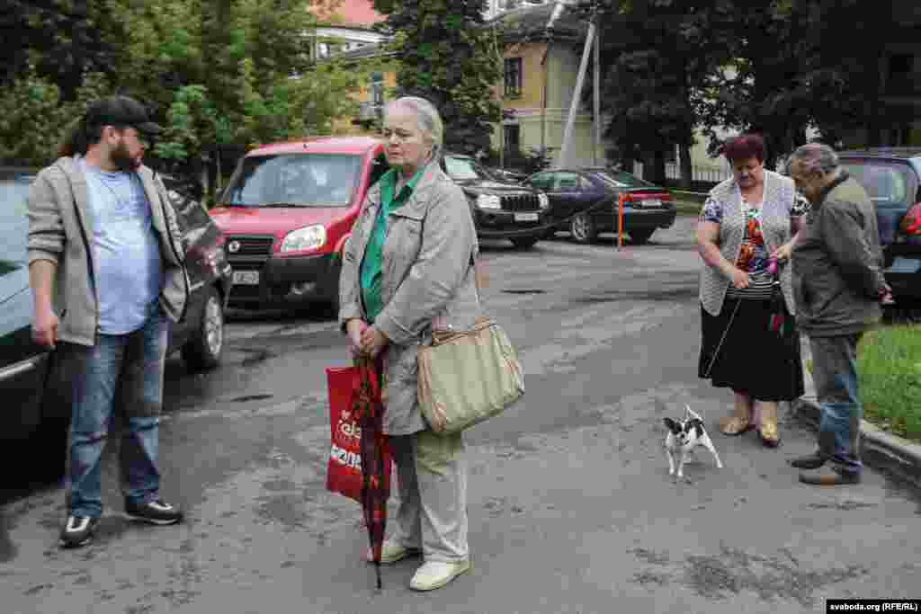 «Наш горад і так перанаселены! Адзін з самых густанаселеных гарадоў Эўропы. У 2014 годзе наш прэзыдэнт, паважаны Аляксандр Рыгоравіч Лукашэнка сказаў, што ня будзем больш ушчыльняць горад. А нашыя ПДП толькі ўшчыльняюць!» — адзін з аргумэнтаў, якія прыводзяць людзі. Паводле новага пляну, на месцы Асмалоўкі, дзе цяпер жыве каля тысячы чалавек, будуць узьведзеныя да 91 тысяч квадратных мэтраў новага жытла.