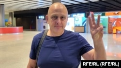 Novinar Vladislav Jesipenko nakon oslobađanja 22. juna 2025.