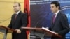 Ministri i Punëve të Jashtme i Maqedonisë, Nikolla Poposki dhe ministri i Jashtëm i Shqipërisë, Edmond Haxhinasto.