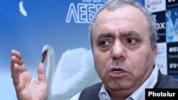 Armenia - Former Prime Minister Hrant Bagratian at a news conference in Yerevan, 2Nov2012.
