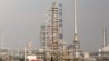 Нафтаперапрацоўчы завод каля Мазыра на адгалінаваньні нафтаправоду «Дружба»