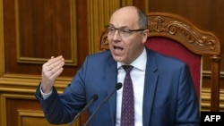 د اندرې پاروبي پخوانی عکس. 