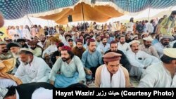 د سپین وام د غونډې یوه څنډه - د جولای اوومې انځور
