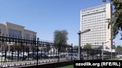 Toshkent shahar hokimining Islom Karimov ko‘chasidagi yangi ofisi.