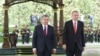Turkish President Recep Tayyip Erdogan (right) with his Uzbek counterpart Shavkat Mirziyoev in Tashkent on April 30. 