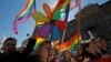 Activişti gay la Sankt Petersburg, 1 mai 2013