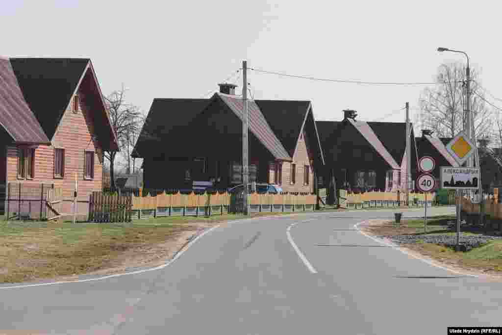 Асфальт на адзінай вуліцы ідэальны.