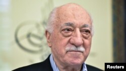 Уламо Фатҳулло Гулан.
