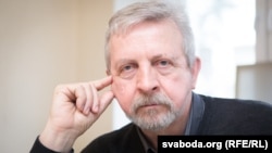 Палітык Аляксандар Мілінкевіч, архіўнае фота