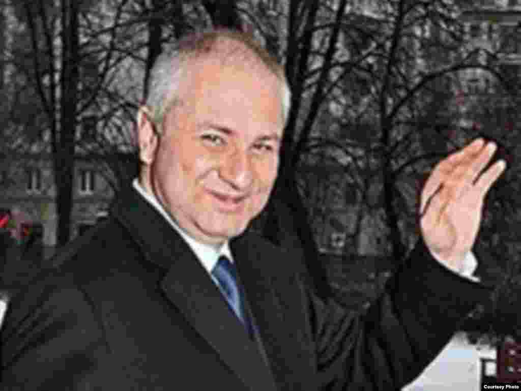 Magomed Yevloyev, proprietarul site-ului ingushetiya.ru (fără dată) - http://ingushetiya.wordpress.com/