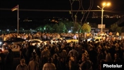 Armenia - Hundreds of people demonstrate outside the Harsnakar restaurant in Yerevan, 8Jul2012.
