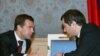 Дмитрий Медведев жана Владислав Сурков