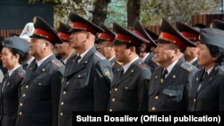Сотрудники милиции.