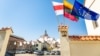 Брама будынку ЭГУ ў Вільні. Архіўнае фота