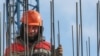 Дар Русия фазои кориро барои муҳоҷирон тангтар мекунанд