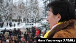 ალა ჯიოევა საპროტესტო აქციაზე, ცხინვალი. 2011 წლის 1 დეკემბერი