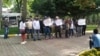 По информации на Facebook странице сообщества "Туркмения объединяемся!", более 20 человек пришли 15 мая на акцию протеста и возложения цветов у посольства Туркменистана в Стамбуле в поддержку Лебапа и Мары - регионов страны пострадавших от урагана. 