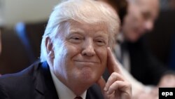  Donald J. Trump 