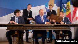 ცენტრში ანდრეი პარუბი