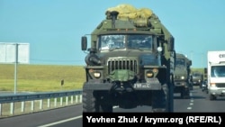 Российская военная техника на трассе "Таврида"