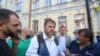 Руслан Коцаба біля Верховного Суду України. 1 червня 2017 року